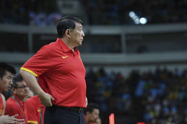 三分13中0！宫鲁鸣去年：为适应现代篮球 女篮完成万次投篮计划
